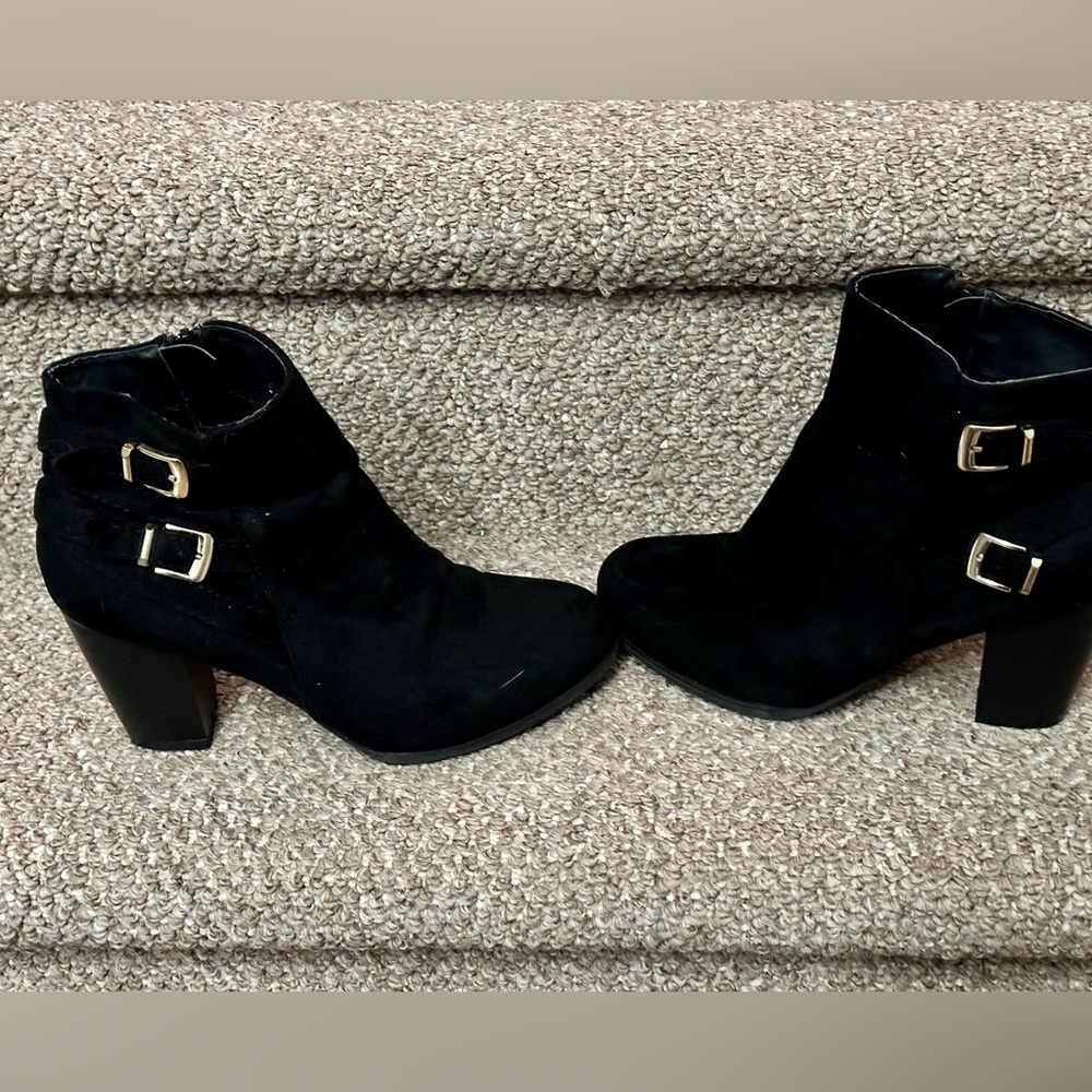 Black faux suede boots barely worn